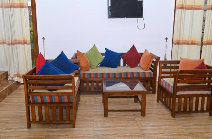 Negombo Royal Villa By Hotel Oviniru 外观 照片