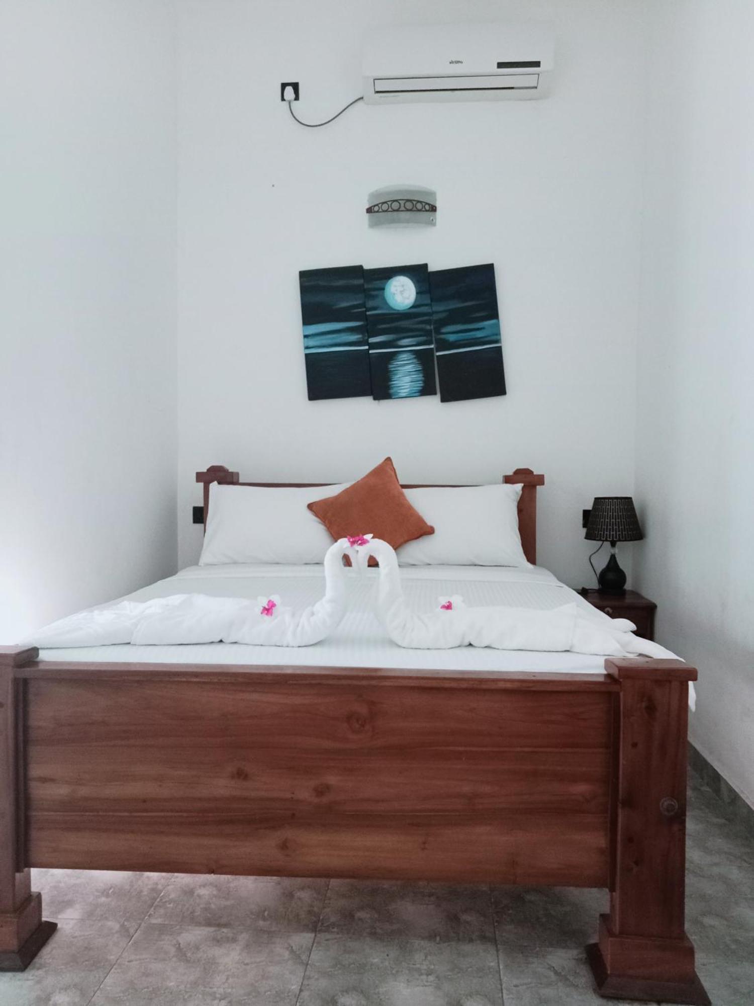 Negombo Royal Villa By Hotel Oviniru 外观 照片